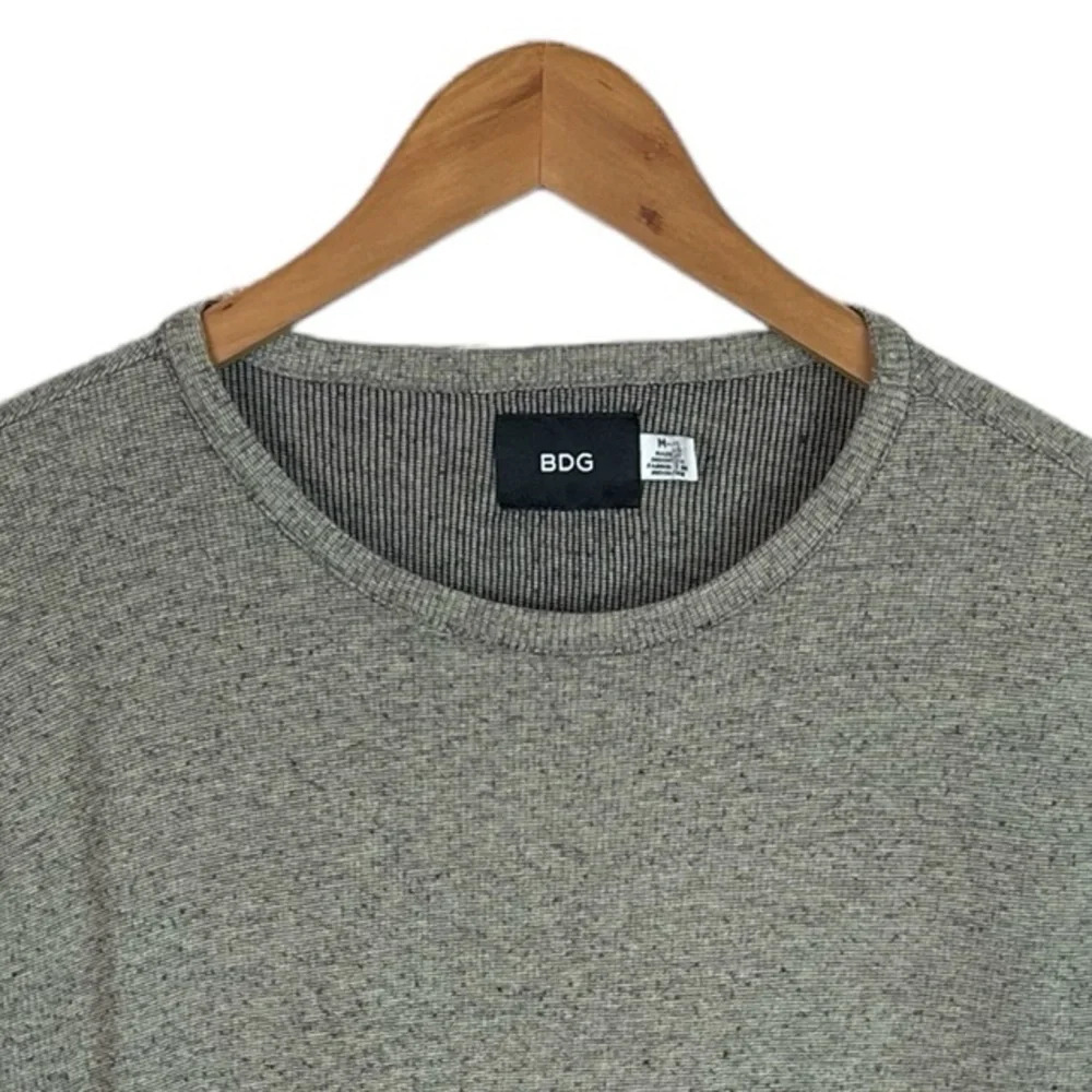 LS299 Men’s BDG Urban Outfitters Asymmetrical Hem LS Shirt M - Picture 3 of 4